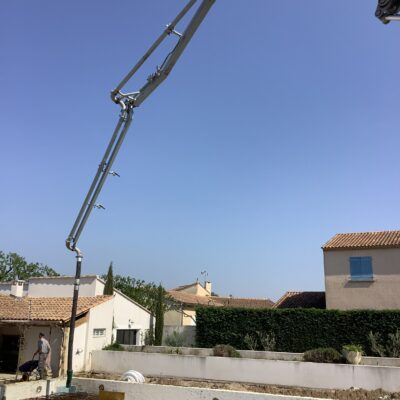 Coulage de la piscine avec pompe